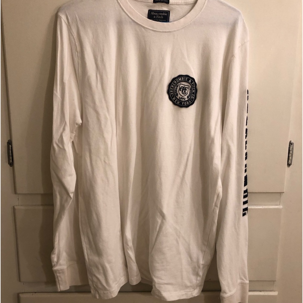 Men’s Abercrombie, XL, white LS shirt, like new. Raised lettering on sleeve.